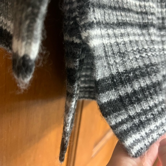 Striped sweater - Picture 8 of 8